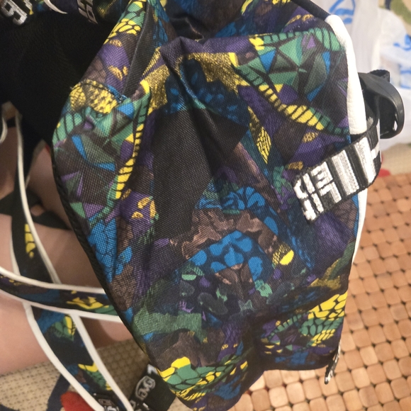 Roblox Kids Backpack with USB Charging Port - Black and Blue - Picture 3 of 6